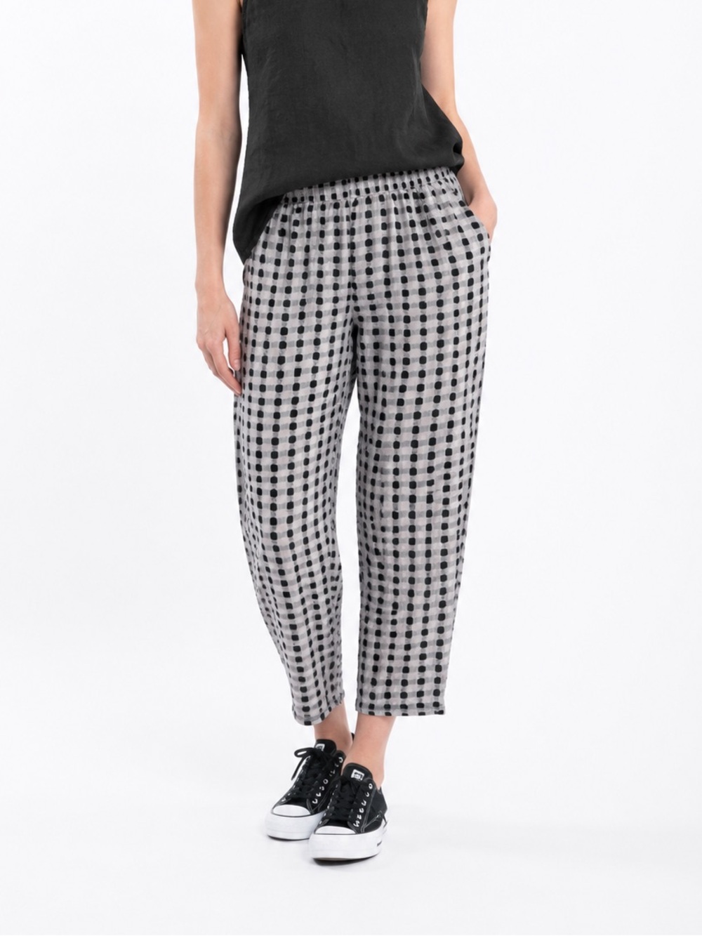 Cynthia Ashby grey and black abstract checkered textured pull on crop pants